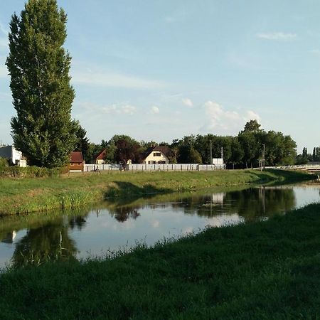 River Side Apartman Kalocsa Εξωτερικό φωτογραφία